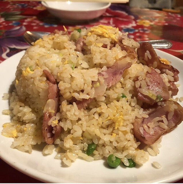 腸詰チャーハンはインパクト大 フクロウが看板娘の怪しくも美味しい中華 By ナチログ 福楼 フクロウ 元町 中華街 台湾料理 食べログ