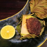 閼伽井 - 葉の下には。。