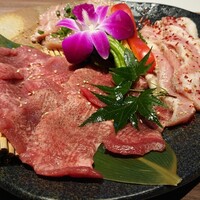 焼肉ダイニング MEGUMI 本店 - 