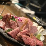 神の赤肉 はなれ - 