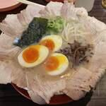 呼び戻しとんこつ 光四郎 - 特製チャーシューメン