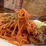 Uttora - どこか懐かしく親しみやすい味で、ときどき無性に食べたくなるナポリタン。 うーむ。白い飯が欲しくなります。