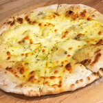 PIZZA・GG - クワトロフォルマッジ（L）1700円税別