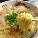いいちょ ラーメン - ラーメンの麺