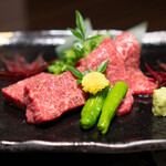 松阪牛 完全個室 肉割烹 WAGYU+  - 健志郎厳選黒毛和牛の赤身2種塩焼き