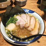 麺ハウス こもれ美 - 塩らーめん(特製)1130えん