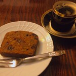 カフェ・グレ - ♦︎水出しコーヒー　650
            ♦︎ダークフルーツケーキ　400