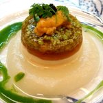 シェ・ヒャクタケ - 前菜（カリフラワーのムース、蟹肉のゼリー寄せ）