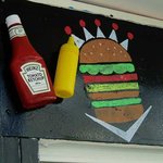 Cadillac Burger's - 新しい看板の一部
