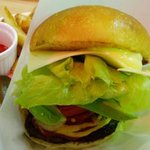 Cadillac Burger's - アボカドバーガー