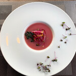 K.Cダイニング - ▪ 紅心大根のポタージュ、燻製ベーコンの香り