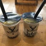ジ アレイ ルミネ町田店 - 知人のタピオカミルクティと私の黒糖タピオカ