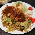 カフェドムッシュ - カツソバサラダ