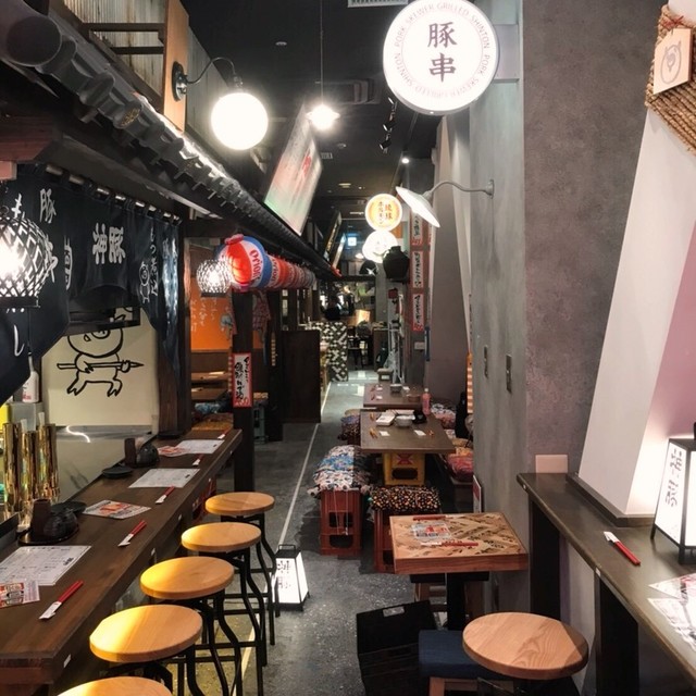 座席 神豚 国際通りのれん街 シントン 牧志 居酒屋 食べログ 座席 神豚 国際通りのれん街 シントン 牧志 居酒屋 食べログ