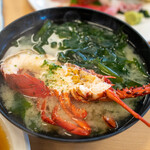 びんび家 - 2019.12 びんび定食（3,500円）半分に割った伊勢海老とワカメのお味噌汁