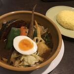 スープカリー専門店 元祖 札幌ドミニカ  - スープ　黄、具　チキン、辛さ　3、ご飯　中
