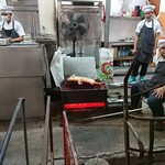 Somboon Seafood - 子豚のロースト