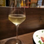 創作イタリアン Gemelli - カルパッチョに合わせて白ワイン