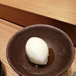 肉割烹 上 - 自家製塩麹アイス+シチリア産オリーブオイル