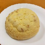 メロン デ メロン  - ロイヤルメープルメロンパン。210円