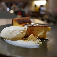 ERUTAN RESTAURANT BAR - 