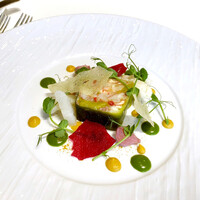 ソンブルイユ TOKYO - 前菜
                    オマール海老 海老芋 ポワローのテリーヌ
                    エピス ハーブ