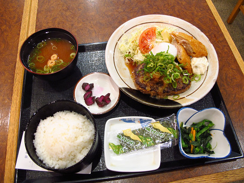 ランチ 和風ハンバーグと白身魚フライタルタル って おかず力 強しっ By Pochi Pochi 船場かつら亭 本町 居酒屋 食べログ ランチ 和風ハンバーグと白身魚フライタルタル って おかず力 強しっ By Pochi Pochi 船場かつら亭 本町 居酒屋 食べログ