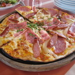 トラットリア プリモ - ソーセージとベーコンのピザ２０１２．３