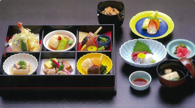 ひまわり館 - 羽前長崎（弁当）の写真