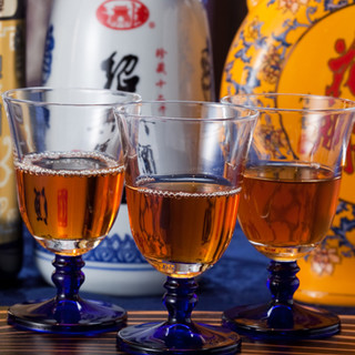Shaoxing wine has different flavors depending on the age. We also have a drinking comparison set.