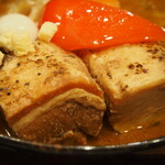 スープカレーGARAKU - とろとろ炙り焙煎角煮（角煮）