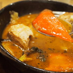 スープカレーGARAKU - とろとろ炙り焙煎角煮（パプリカ）