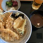 Ginza Hageten - サービス天丼ながら、なかなかのボリュームです。