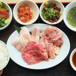 YAKINIKU A FIVE 徳 - 