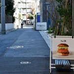 No.18 - 通りに看板