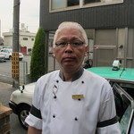 トゥ・ラ・ジョア - オーナーシェフの須本氏　了承済み