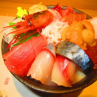 蟹鮨 加藤 札幌店 - １日２０食限定雲丹入り海鮮丼　２４００円（税込）【２０１９年１２月】