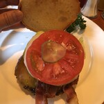 フランクリン・アベニュー - カパッと。バンズの焼きは甘いのか？食べて気にならなかった様な？