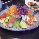 和牛処 助春 - 本日のサラダ(写真は5人前)