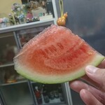 伊勢屋酒店 - 沖縄からのスイカ。