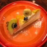 ホテルトラスティ - まるでスーパーのタルト。フルーツもクリームも生地も何もかもがおいしくない。