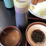 とんかつ とん平 - ソース