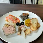 洋惣菜 亀洋 - 今日のお任せ盛り合わせも綺麗✨✨