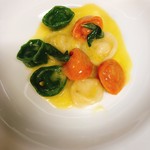 オステリア ラ・ルーナ - カステルマーニョを詰めた3色ラヴィオリ   ※クリスマスコース