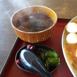 客隆軒 - アツアツ味噌汁です  湯気伝わるかな～？