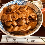 新屋 - やきとり丼@800円