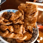 新屋 - やきとり丼@800円
