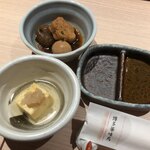 博多華味鳥 - 小鉢2品（卵豆腐？&お煮しめ）&タレ