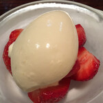 ルール ブルー - いちごとバニラアイス