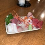 居酒屋まいど - お刺身の盛り合わせ（小）　
            ¥1100-